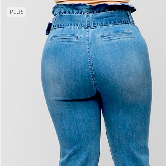 Plus size high rise Paper bag denim jeans look - Picture 4 of 4